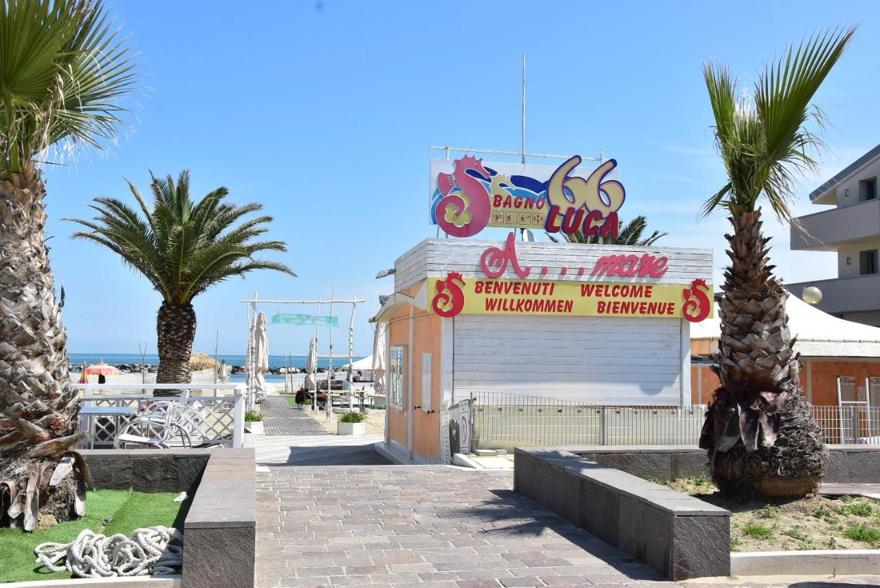 Hotel Crisvan Rimini Exteriér fotografie
